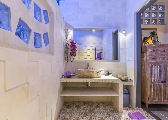 Purple Villa Legian