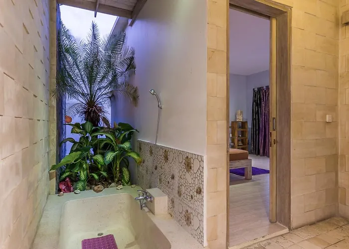 Purple Villa Legian